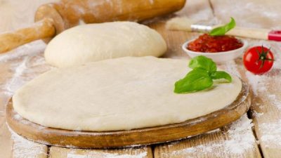 طرز تهیه خمیر پیتزا خانگی آسان
