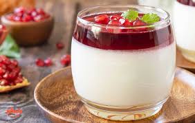 ژله انار و ماست میوهای